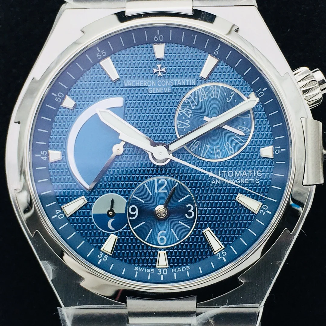 Vacheron Constantin Overseas Steel 42mm — photographed off the sweep