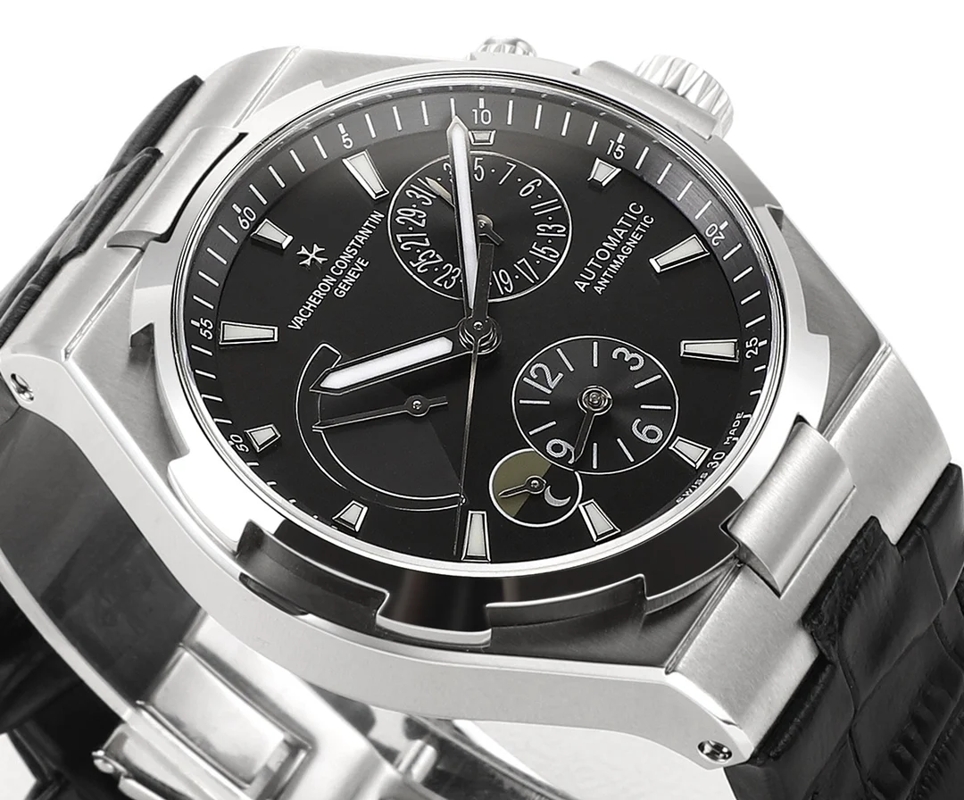 Vacheron Constantin Overseas Steel 42mm — photographed off the sweep