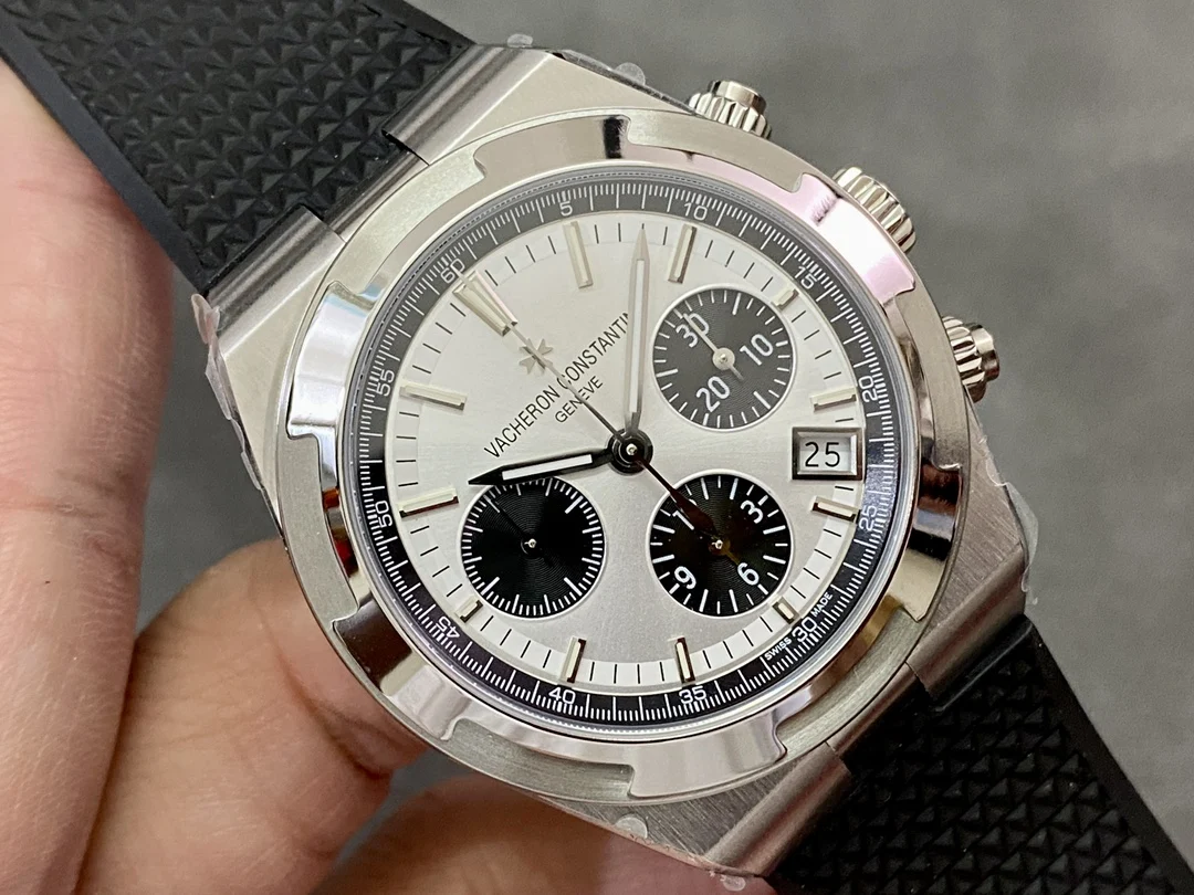 Vacheron Constantin Overseas Steel — photographed off the sweep