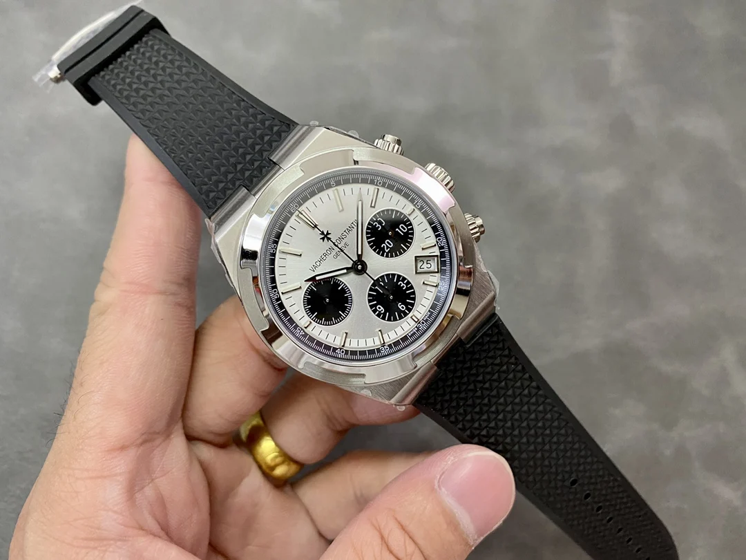 Vacheron Constantin Overseas Steel — photographed off the sweep
