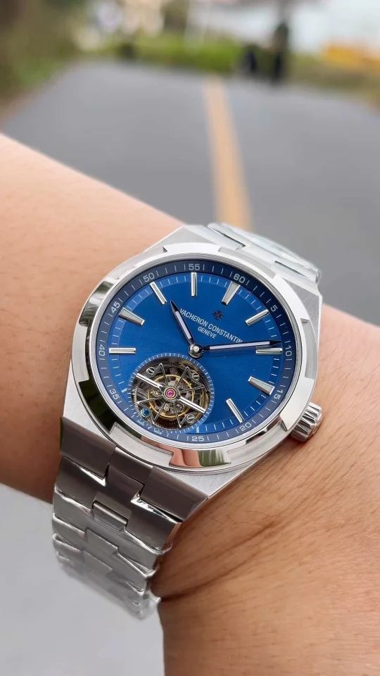 Vacheron Constantin Overseas Tourbillon Steel — photographed off the sweep