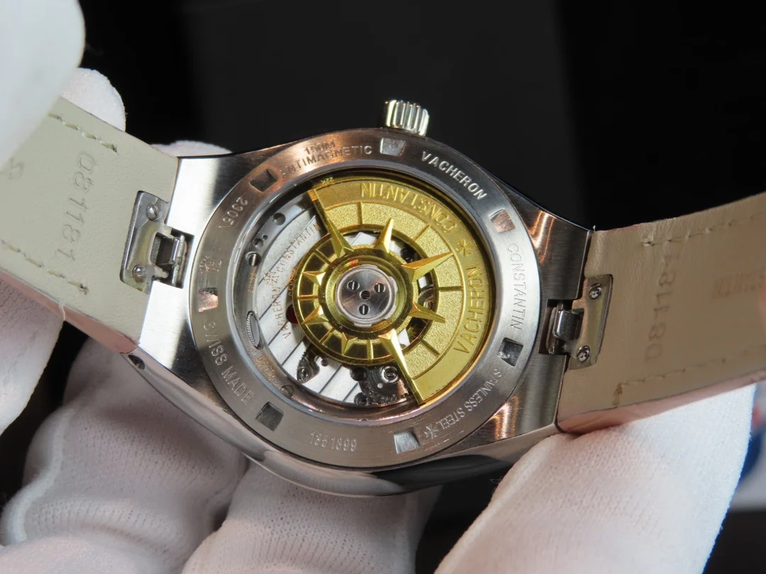 Vacheron Constantin Overseas Yellow Gold White Dial — photographed off the sweep