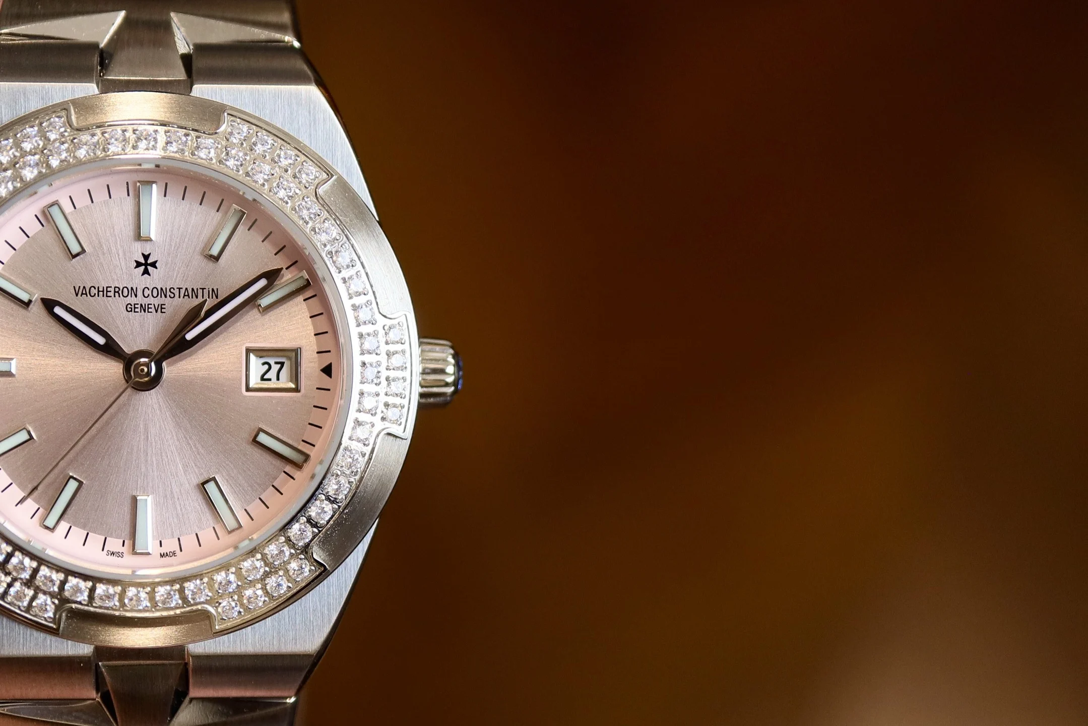 Vacheron Constantin Overseas Yellow Gold White Dial 33mm — photographed off the sweep