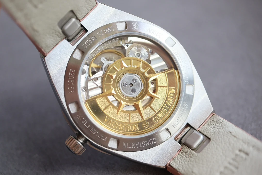 Vacheron Constantin Overseas Yellow Gold White Dial — photographed off the sweep