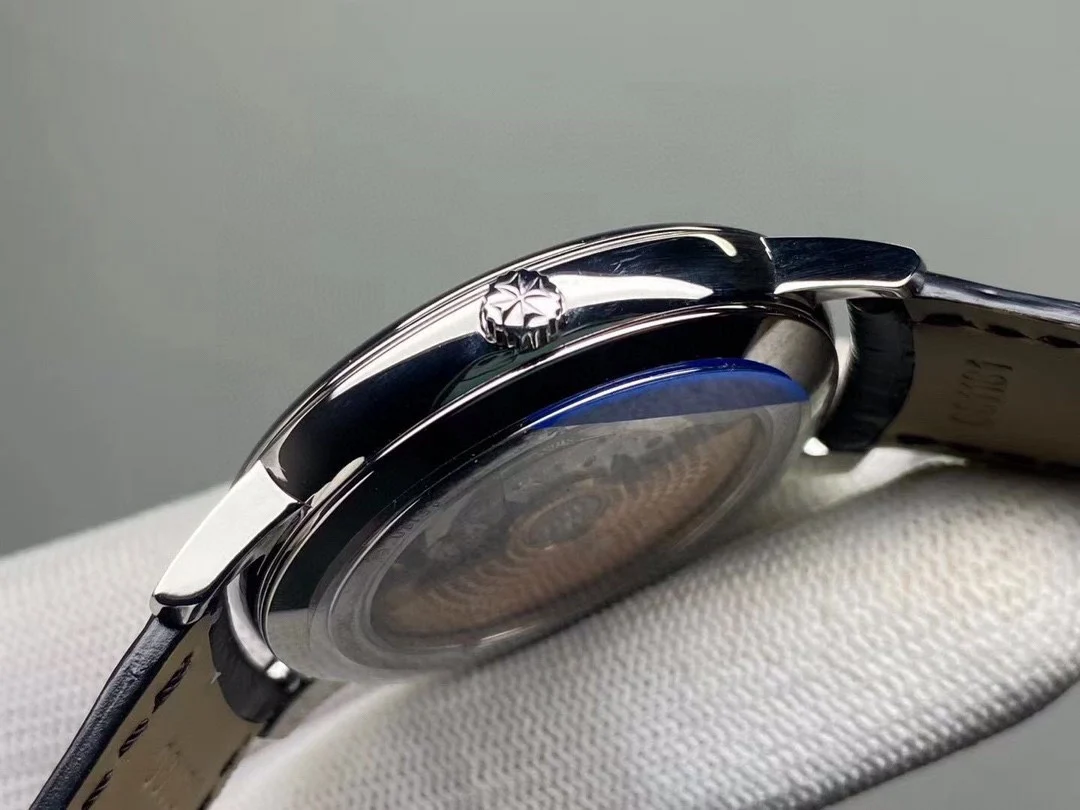Vacheron Constantin Yellow Gold — photographed off the sweep