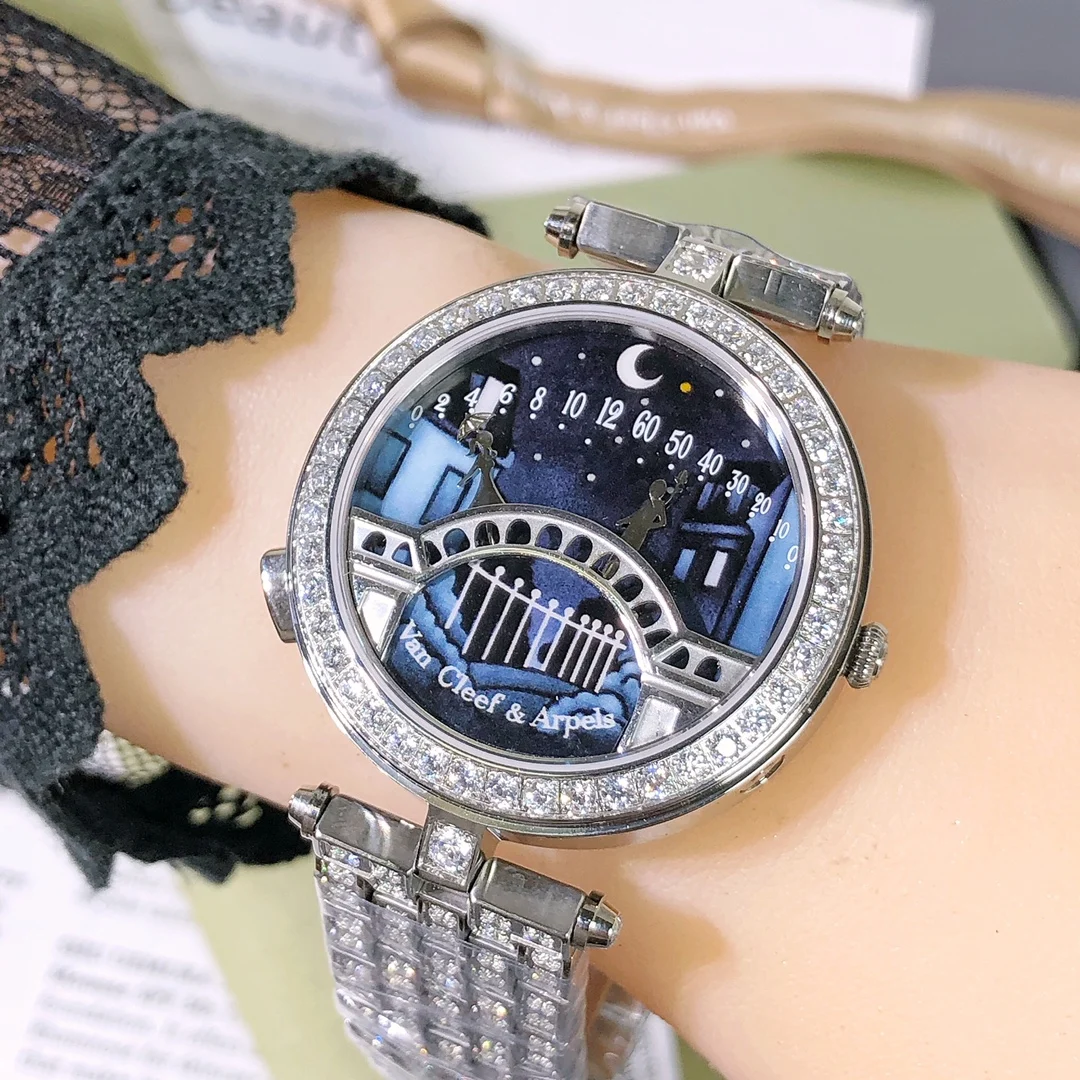 Van Cleef & Arpels 38mm β photographed off the sweep