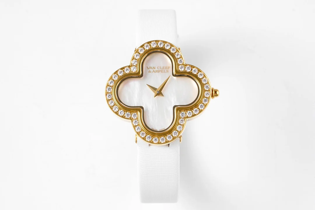 Van Cleef & Arpels Alhambra Steel — detail