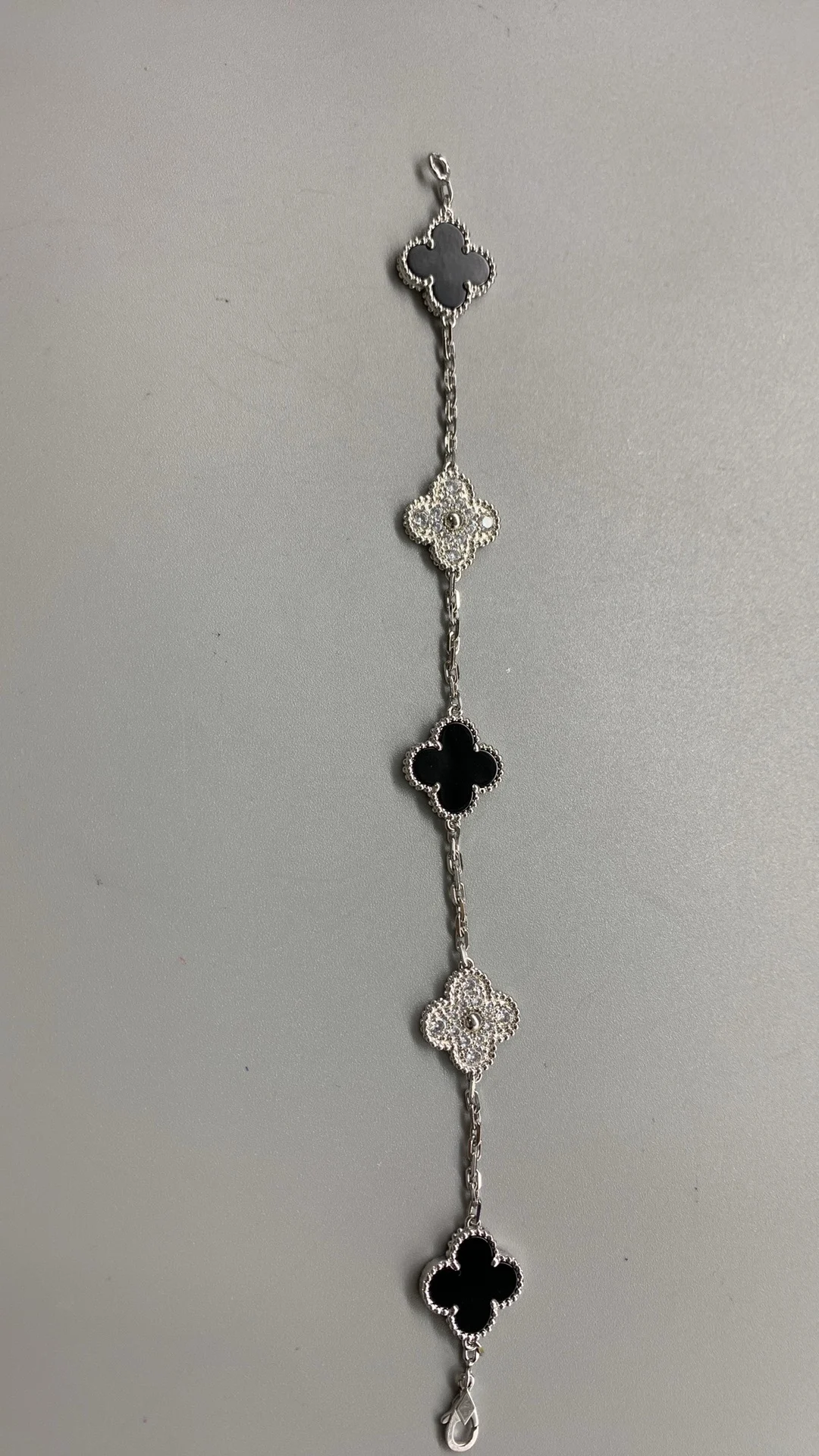 Van Cleef & Arpels Alhambra β photographed off the sweep