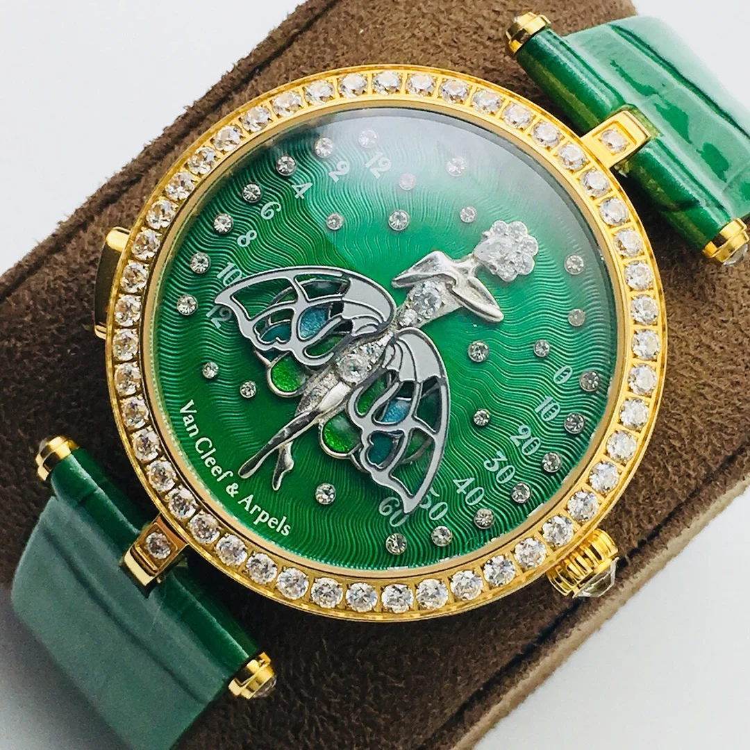 Van Cleef & Arpels Silver Dial — photographed off the sweep