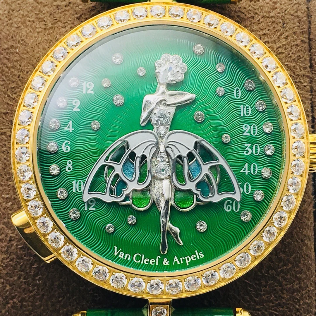 Van Cleef & Arpels Silver Dial — photographed off the sweep