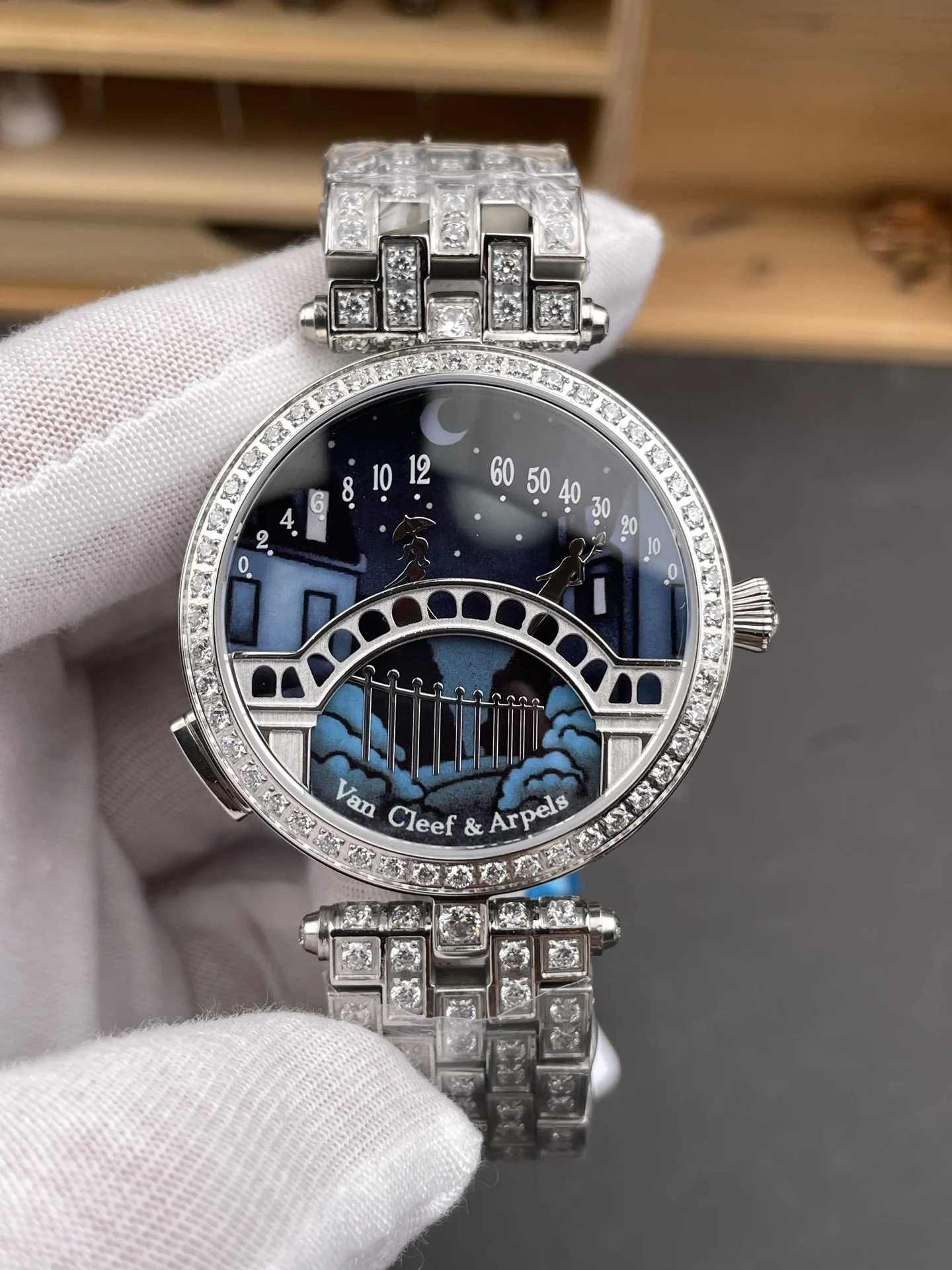 Van Cleef & Arpels Steel 38mm — photographed off the sweep