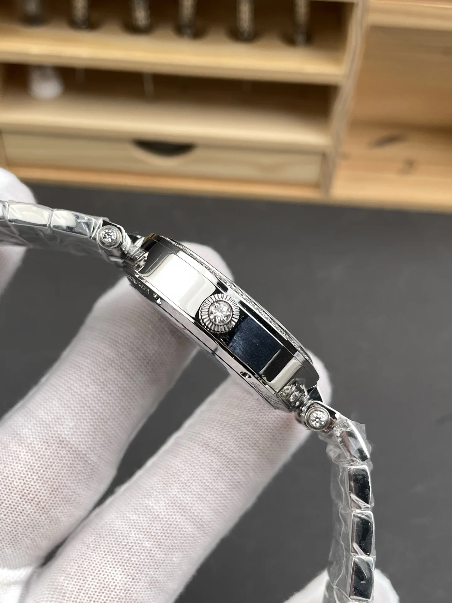 Van Cleef & Arpels Steel 38mm — photographed off the sweep