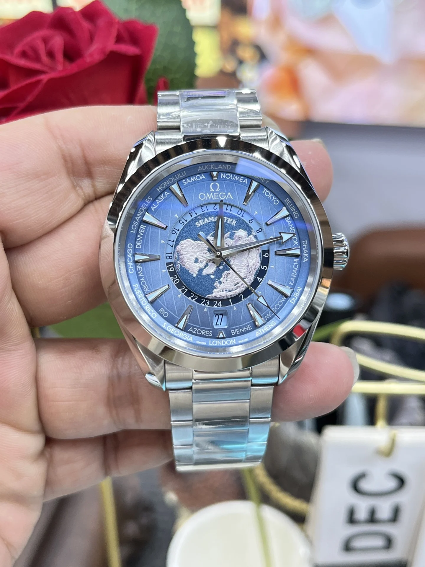 VS Gradient Blue World Time / 8903 Solid Sole / 43mm GMT — photographed off the sweep