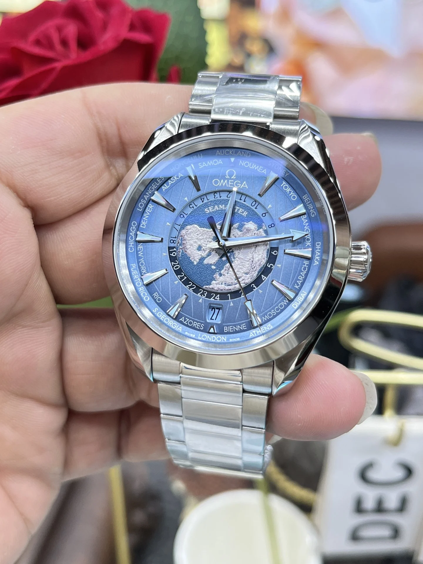 VS Gradient Blue World Time / 8903 Solid Sole / 43mm GMT — photographed off the sweep