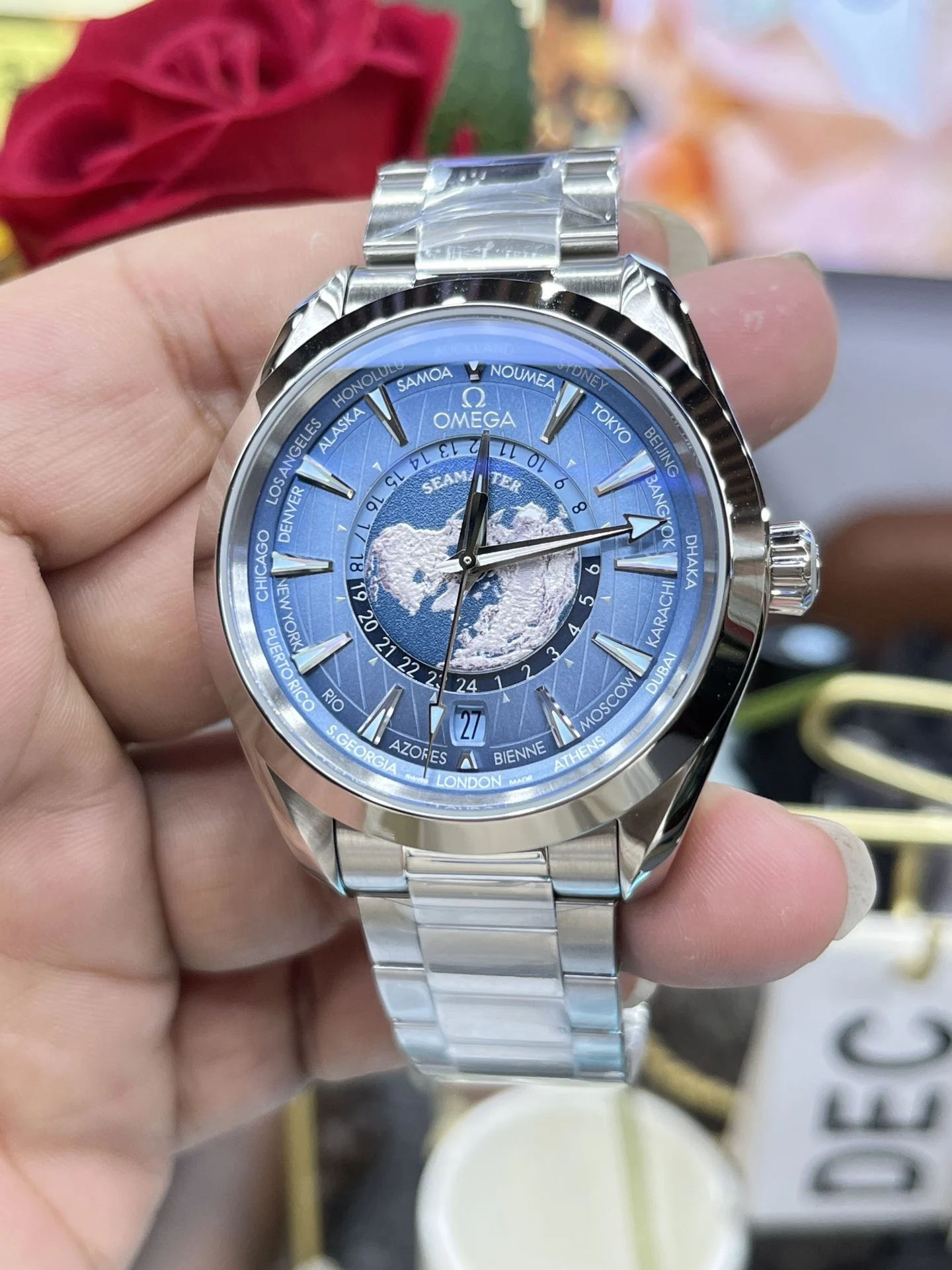 VS Gradient Blue World Time / 8903 Solid Sole / 43mm GMT — photographed off the sweep