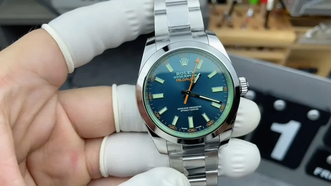 VS Green Glass Lightning Needle Blue Face