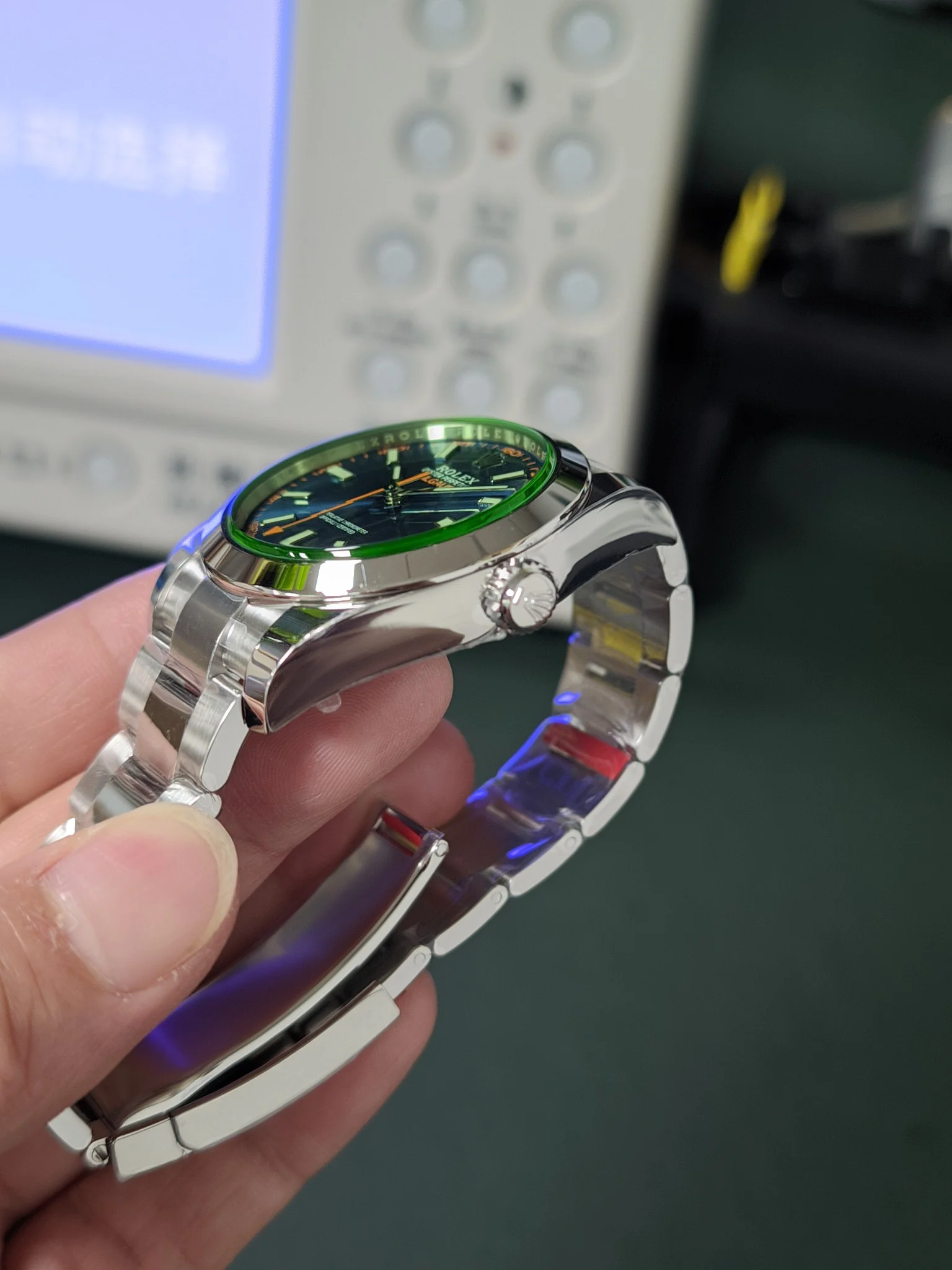 VS New Green Glass Lightning Needle Dandong 3131 Movement 40MM No — photographed off the sweep