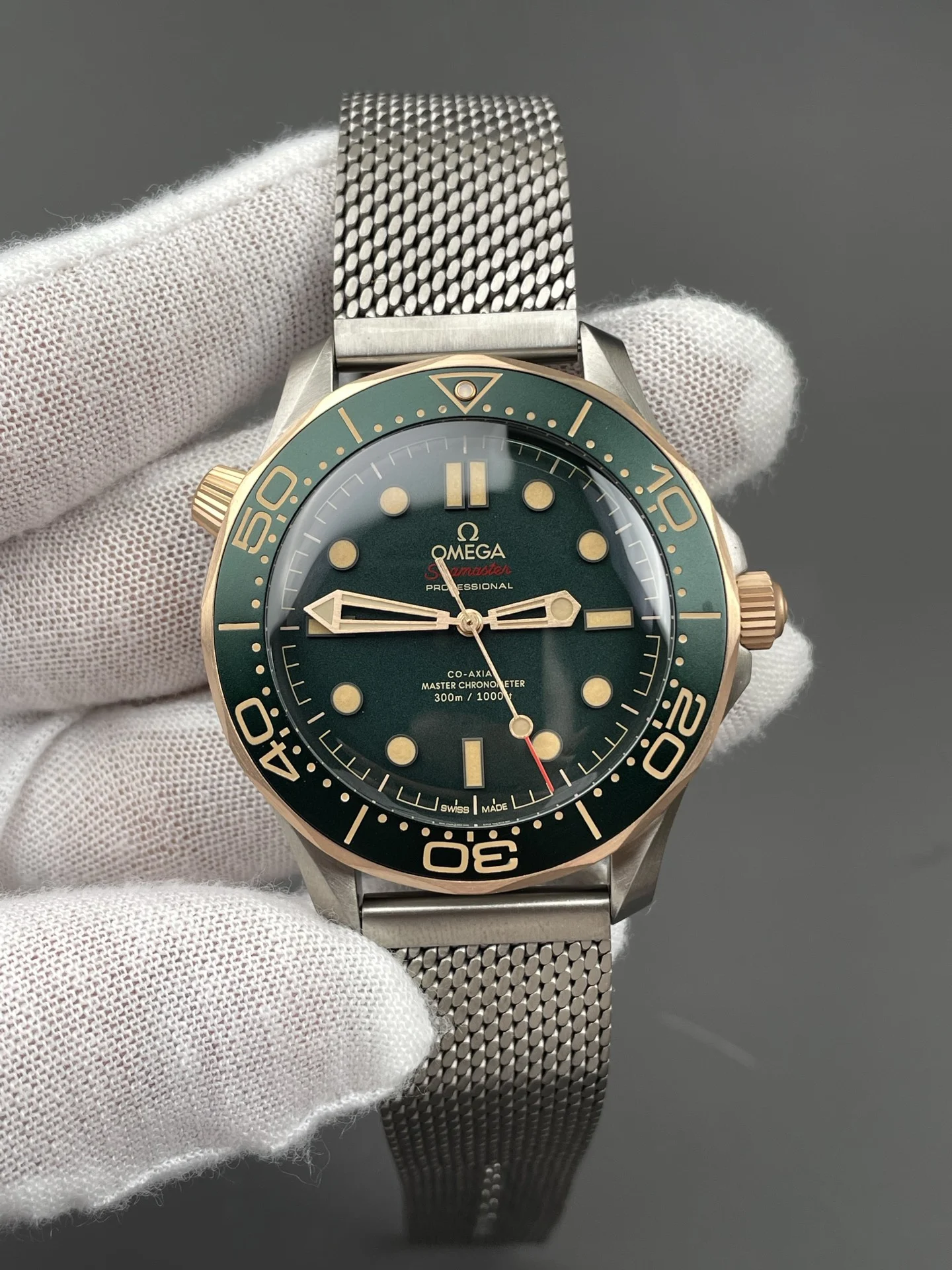 VS No Time to Die 007 bronze titanium case / 42mm / 2824 movement — photographed off the sweep