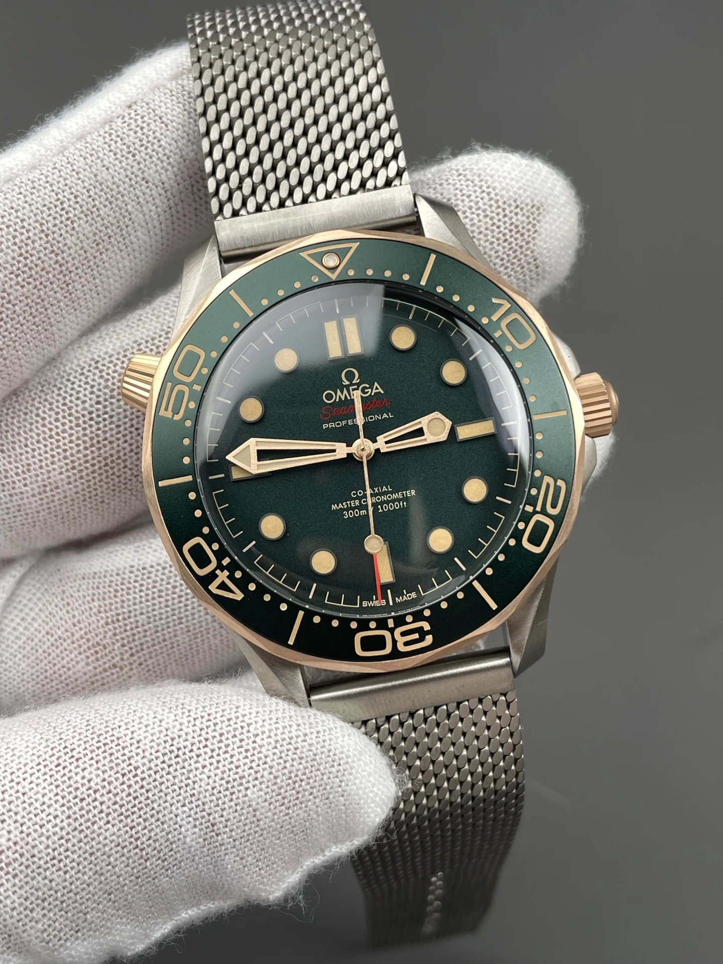 VS No Time to Die 007 bronze titanium case / 42mm / 2824 movement — photographed off the sweep