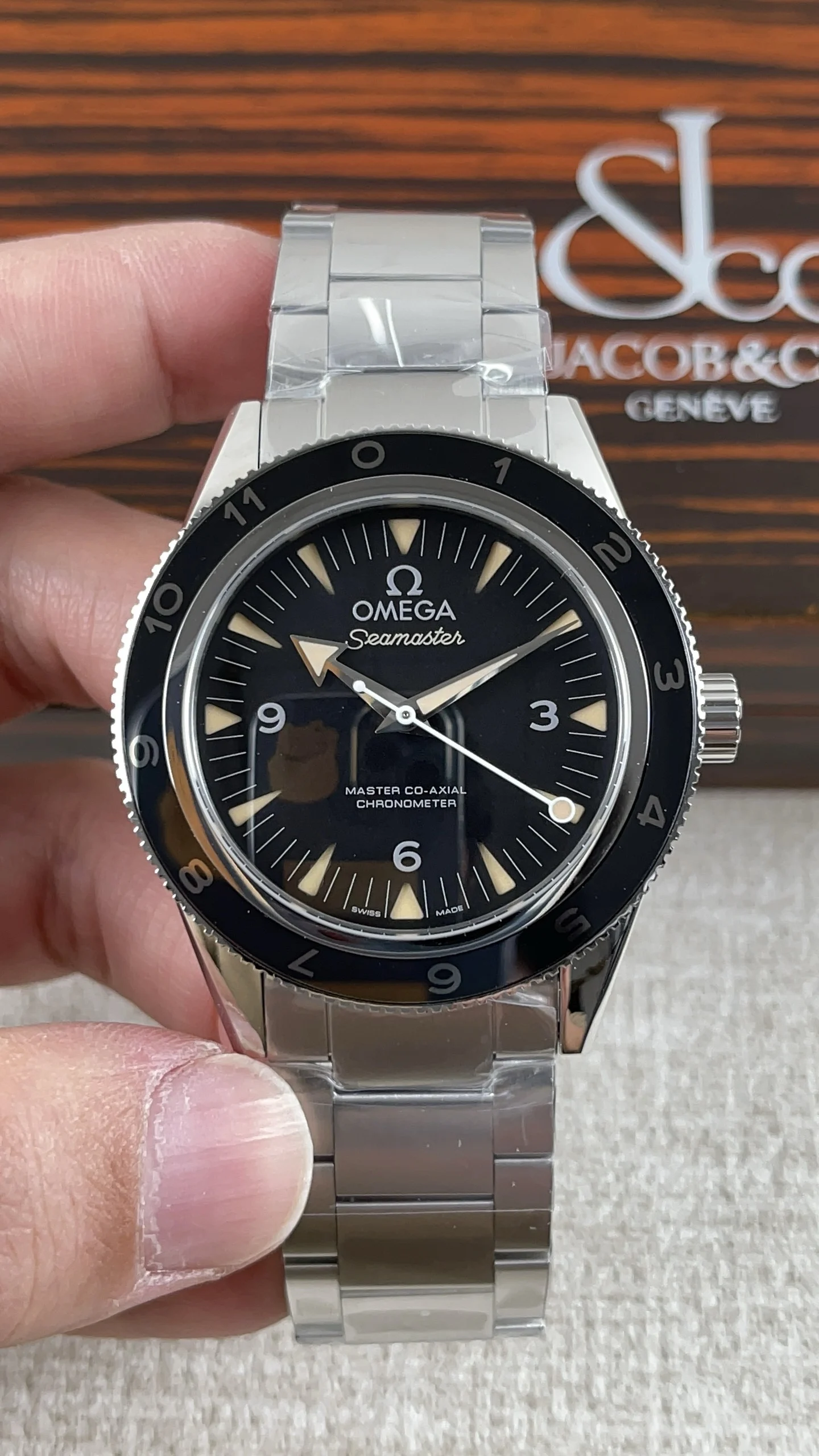 VS Spectre 8400 movement 41mm — photographed off the sweep