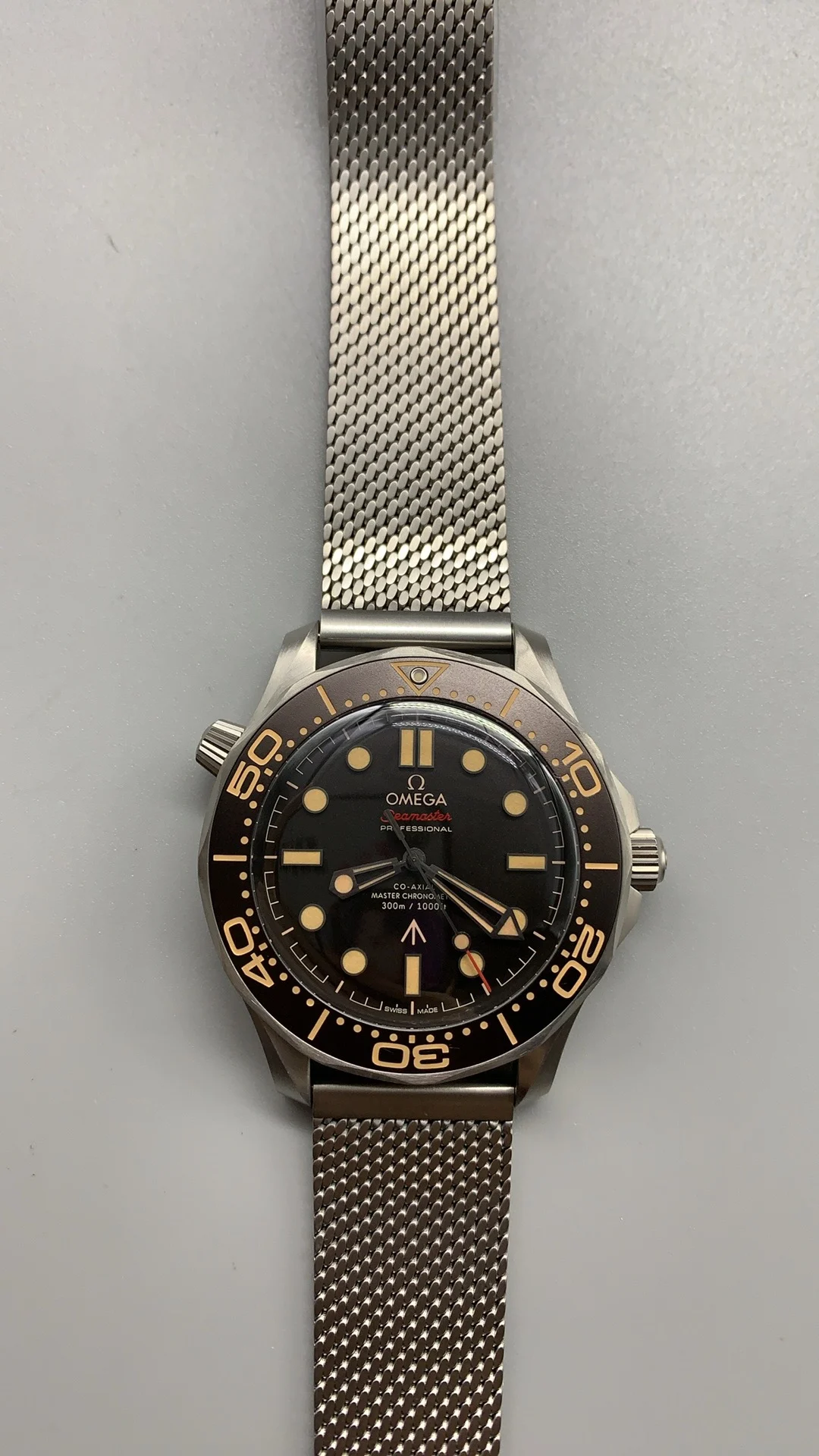 VSF, flawless titanium, 007, new movement, new strand — photographed off the sweep
