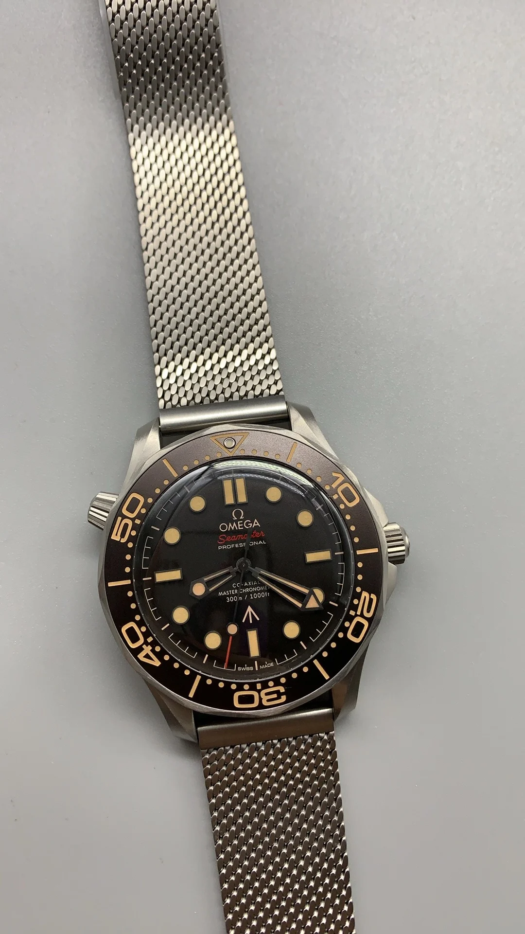 VSF, flawless titanium, 007, new movement, new strand — photographed off the sweep