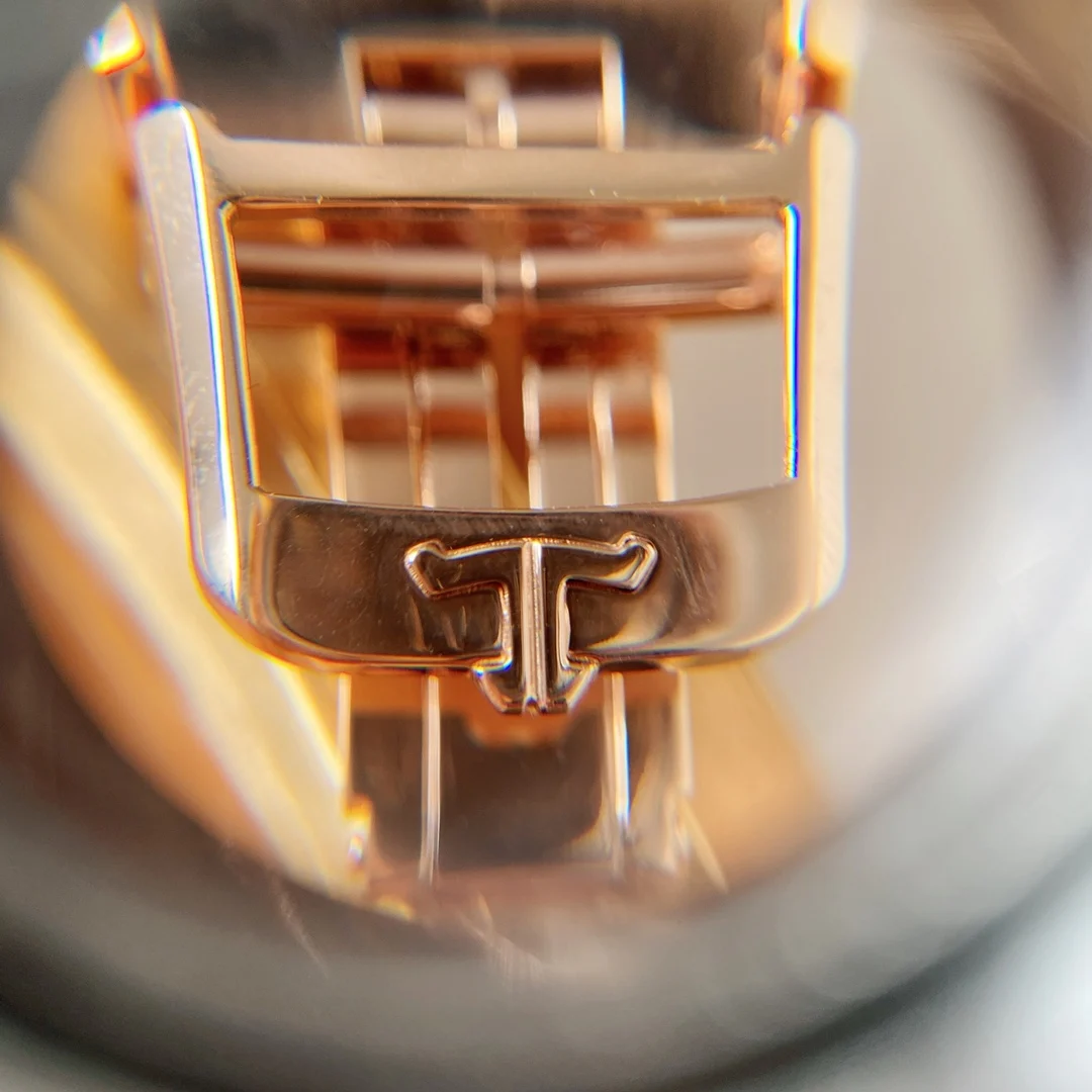 Whether a product is good or not depends on the details — photographed off the sweep
