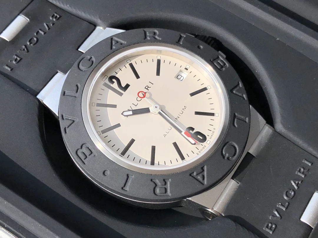 White details in real shot — photographed off the sweep