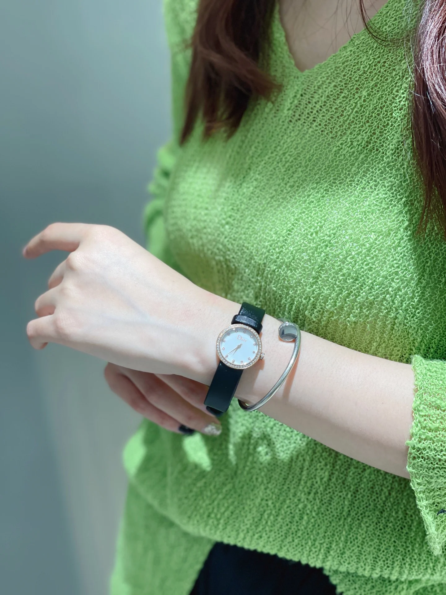 White hands-on photos