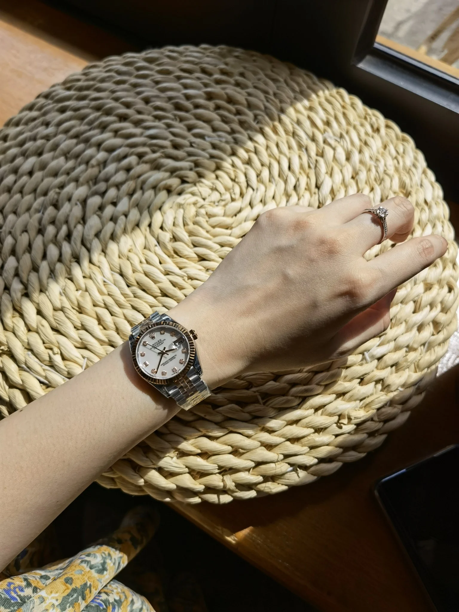White shell details