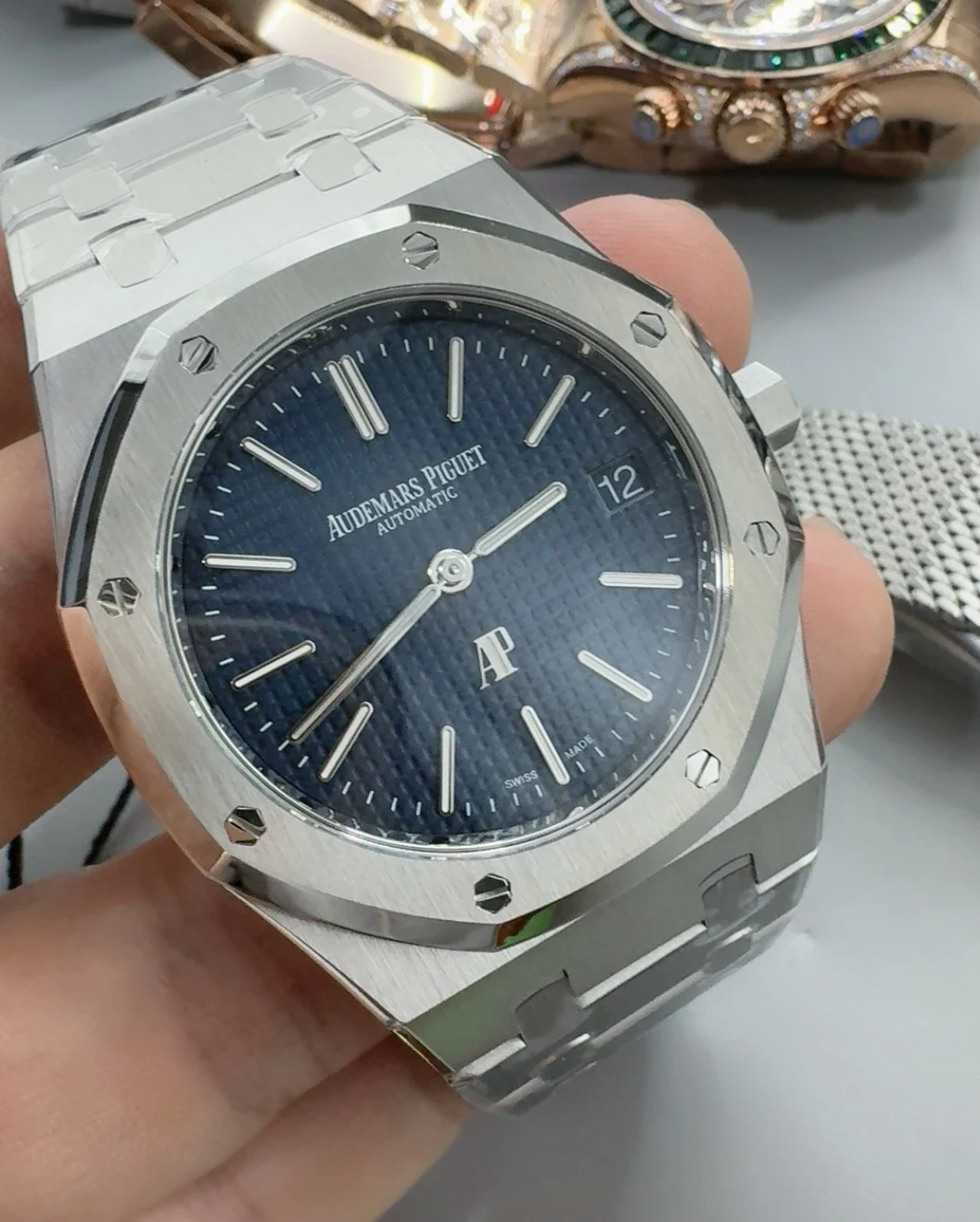 Zf, 39mm, 16202 — photographed off the sweep