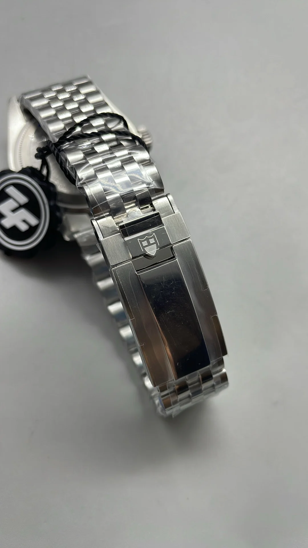 Zf, 41mm, small black pattern — photographed off the sweep